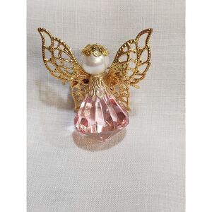 June Birthstone Angel Themed Pin Brooch Goldtone, Pearl, Lt Pink Color Crystal